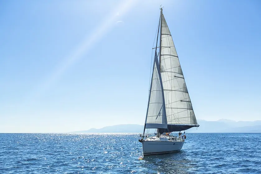 Segelbåt på havet